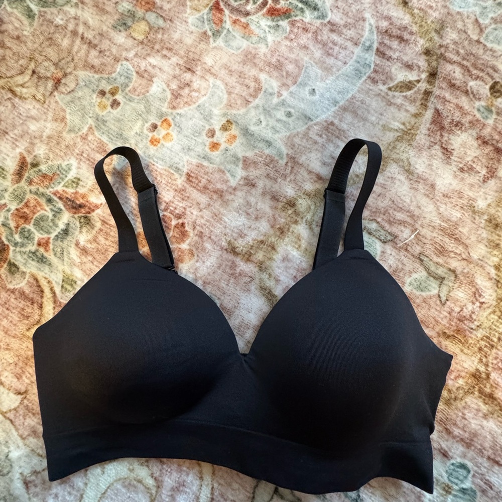 Seamless Black Bra